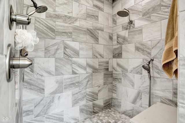 1246 Meadowbrook Lane, Franklin, IN 46131