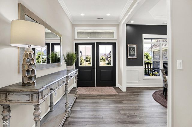 1246 Meadowbrook Lane, Franklin, IN 46131