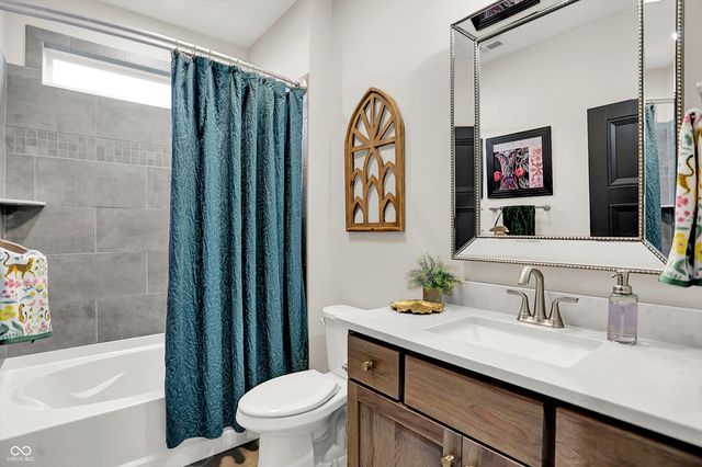 1246 Meadowbrook Lane, Franklin, IN 46131