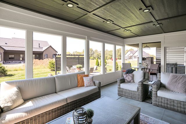 1246 Meadowbrook Lane, Franklin, IN 46131