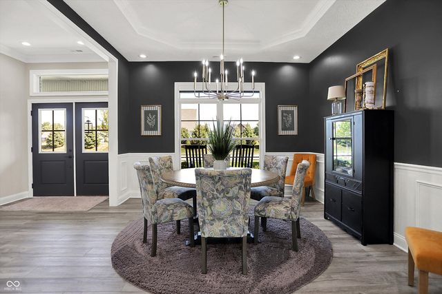 1246 Meadowbrook Lane, Franklin, IN 46131