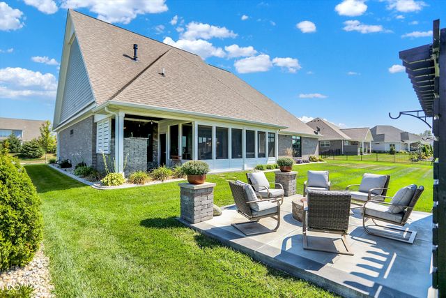 1246 Meadowbrook Lane, Franklin, IN 46131