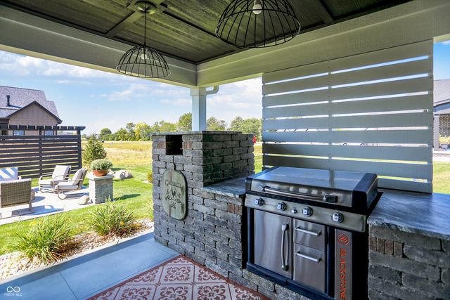 1246 Meadowbrook Lane, Franklin, IN 46131