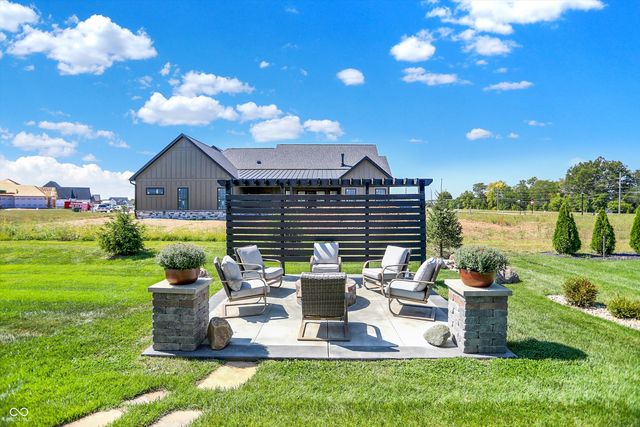 1246 Meadowbrook Lane, Franklin, IN 46131