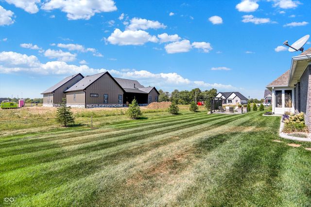 1246 Meadowbrook Lane, Franklin, IN 46131