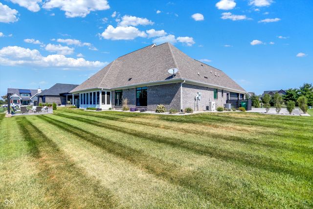 1246 Meadowbrook Lane, Franklin, IN 46131