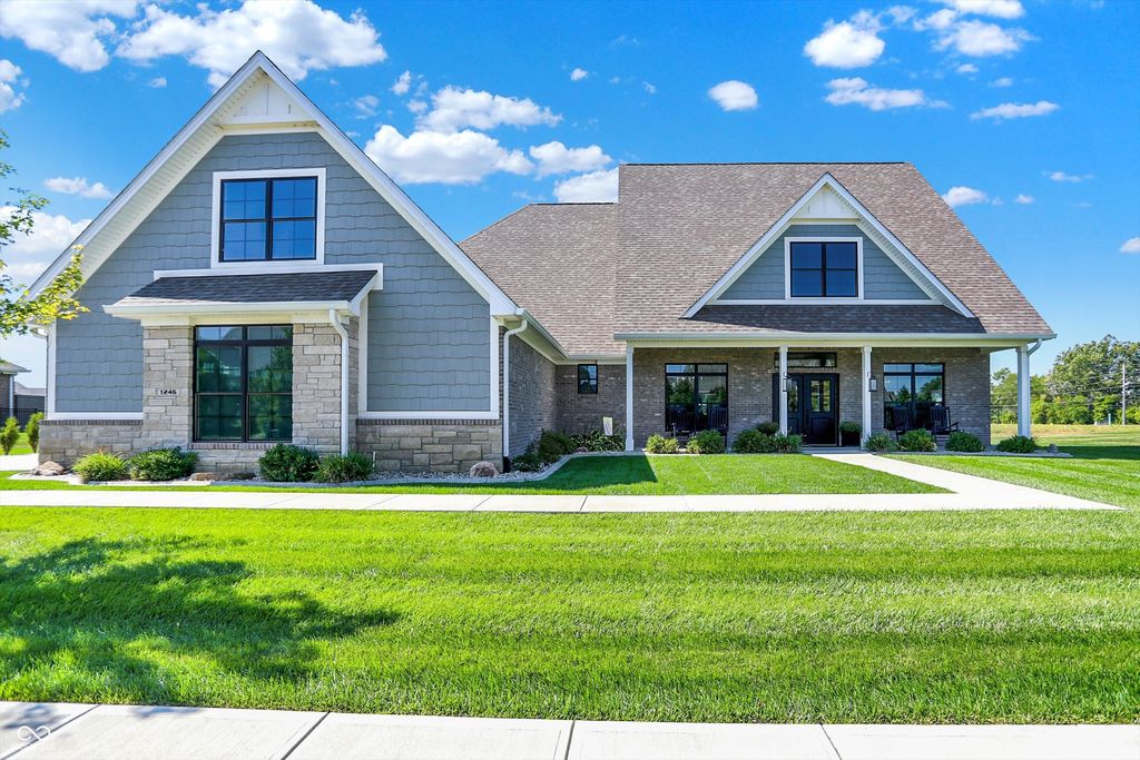1246 Meadowbrook Lane, Franklin, IN 46131