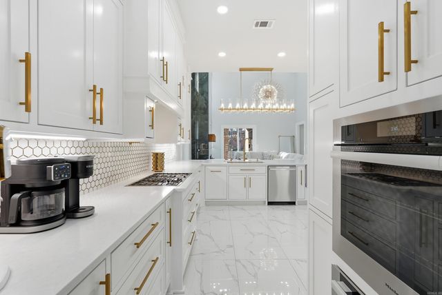 7 Oak Glen Lane, Little Rock, AR 72227