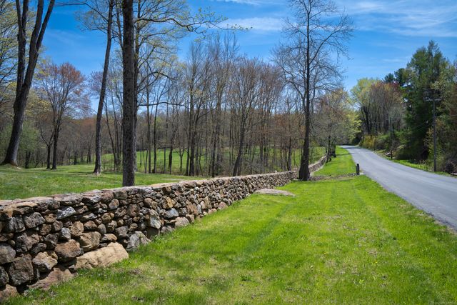 18 Carter Road, Warren, CT 06754