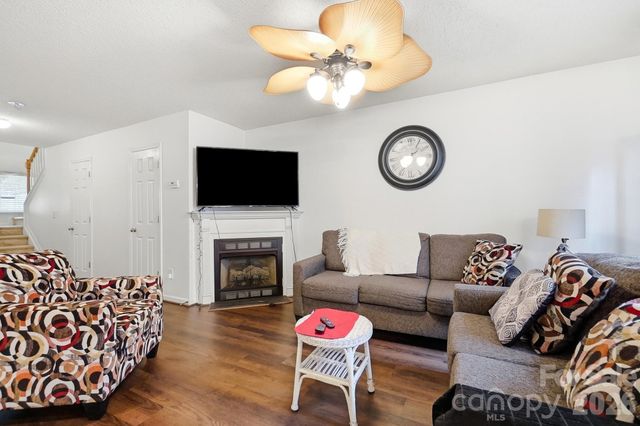 10618 Pointed Leaf Court, Charlotte, NC 28213