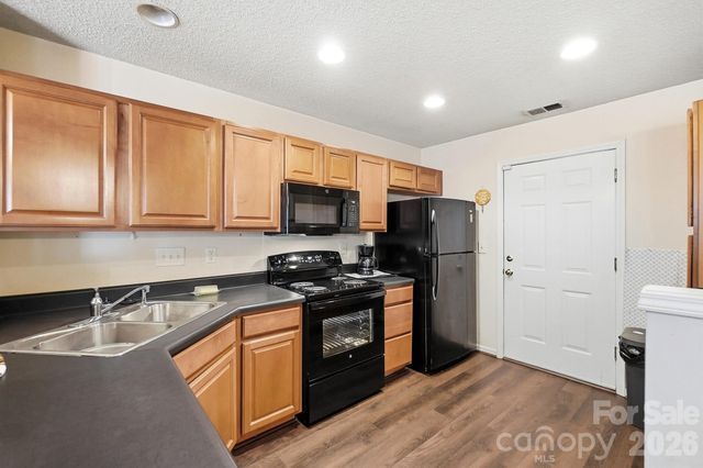 10618 Pointed Leaf Court, Charlotte, NC 28213