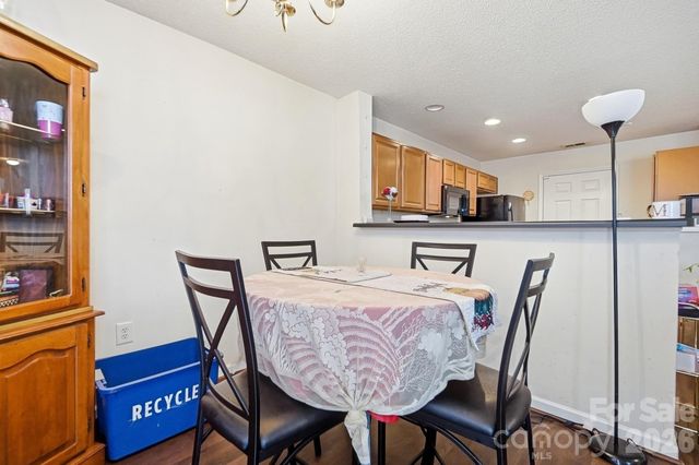 10618 Pointed Leaf Court, Charlotte, NC 28213