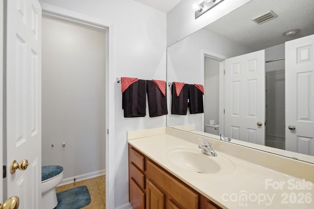10618 Pointed Leaf Court, Charlotte, NC 28213