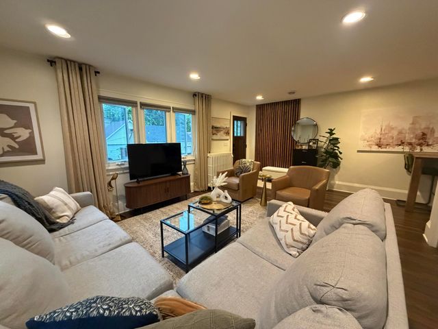 1378 Juliet Avenue, Saint Paul, MN 55105