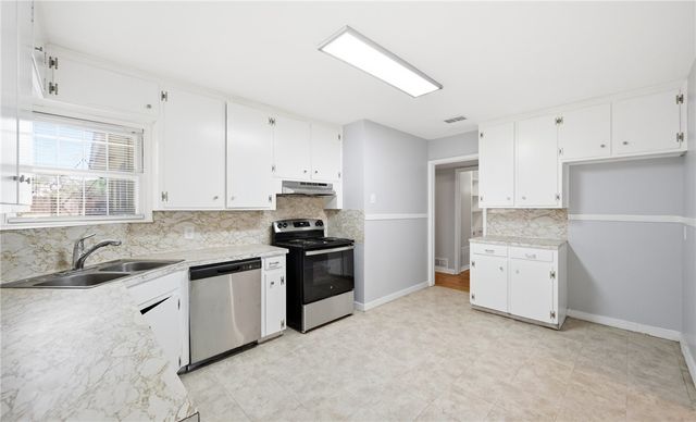 4342 Cambridge Dr, Corpus Christi, TX 78415