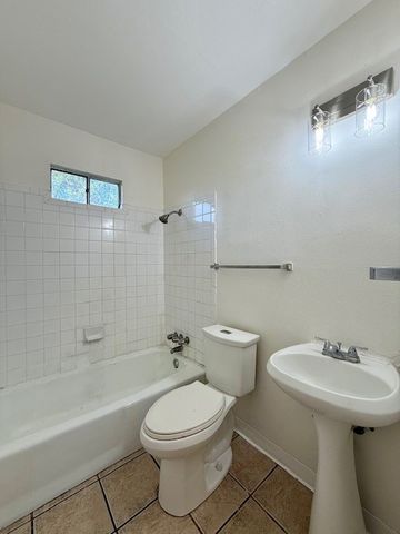 4342 Cambridge Dr, Corpus Christi, TX 78415