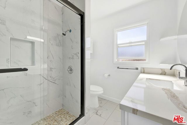 5042 N Glendora Avenue, Covina, CA 91724