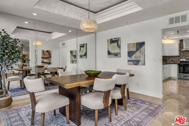 125 N GALE Drive 306, Beverly Hills, CA 90211