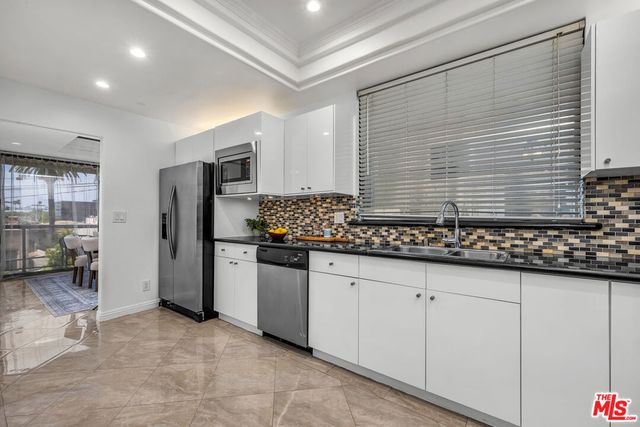 125 N GALE Drive 306, Beverly Hills, CA 90211