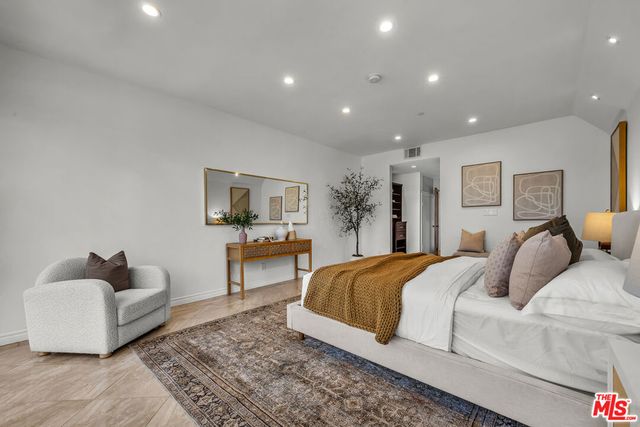125 N GALE Drive 306, Beverly Hills, CA 90211
