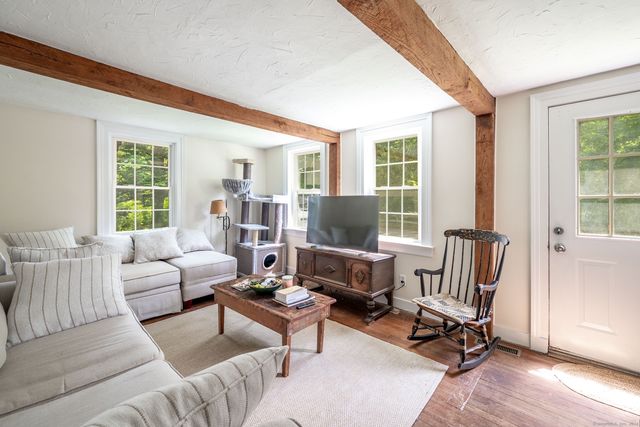 60 Pomperaug Road, Woodbury, CT 06798