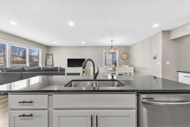 12940 W Wilbur DRIVE, New Berlin, WI 53151