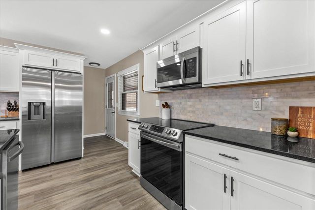 12940 W Wilbur DRIVE, New Berlin, WI 53151