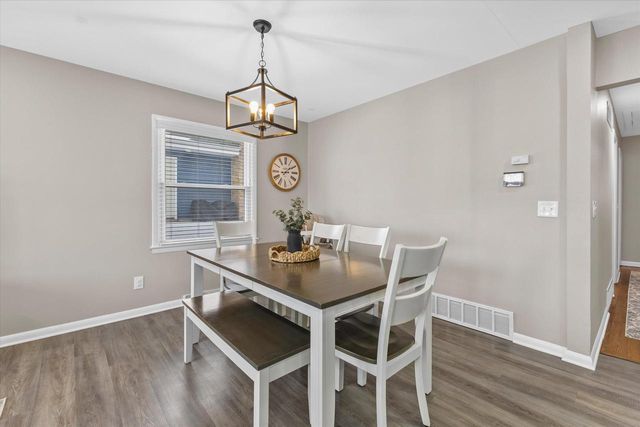 12940 W Wilbur DRIVE, New Berlin, WI 53151