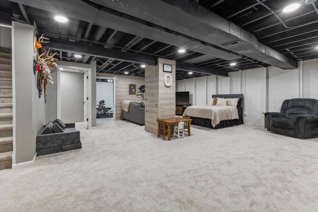 12940 W Wilbur DRIVE, New Berlin, WI 53151