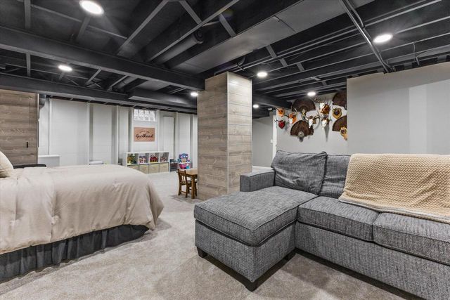 12940 W Wilbur DRIVE, New Berlin, WI 53151