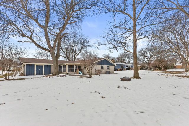 12940 W Wilbur DRIVE, New Berlin, WI 53151