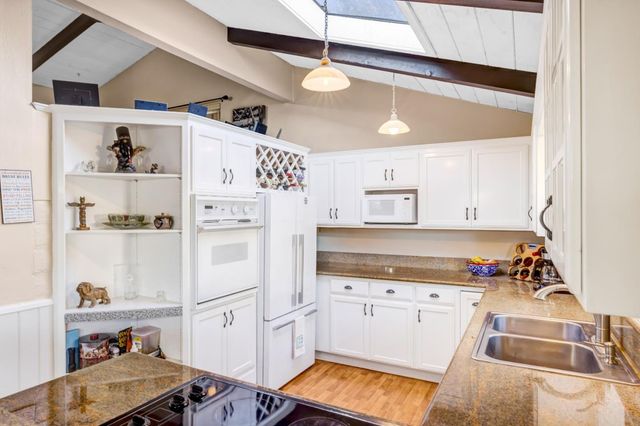 6900 Lakeview Drive, Salinas, CA 93907