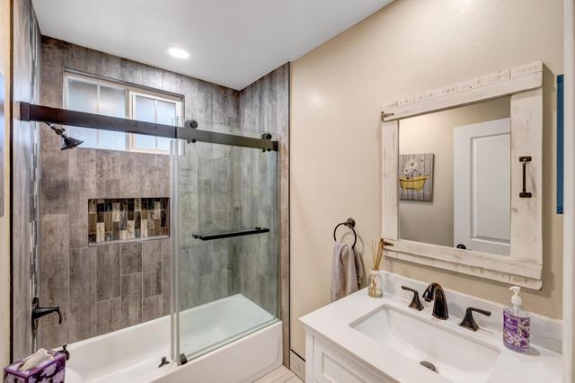 6900 Lakeview Drive, Salinas, CA 93907