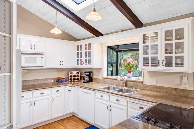 6900 Lakeview Drive, Salinas, CA 93907