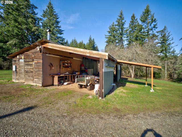 33318 Se FUNNY FARM Rd, Estacada, OR 97023