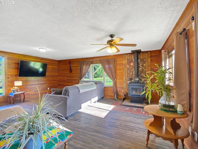 33318 Se FUNNY FARM Rd, Estacada, OR 97023