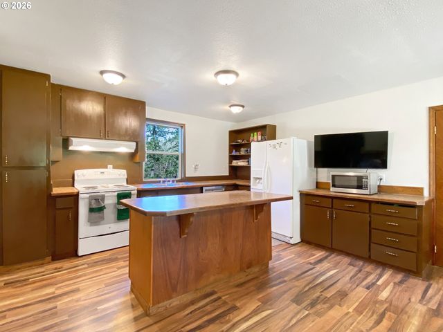 33318 Se FUNNY FARM Rd, Estacada, OR 97023