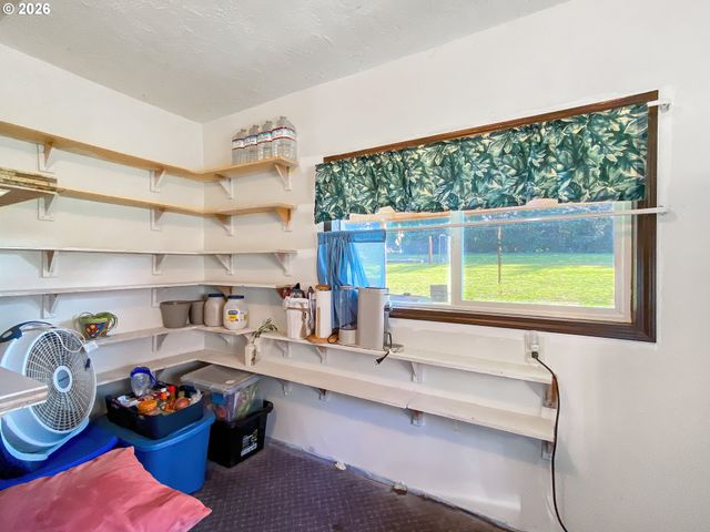 33318 Se FUNNY FARM Rd, Estacada, OR 97023