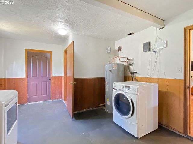 33318 Se FUNNY FARM Rd, Estacada, OR 97023