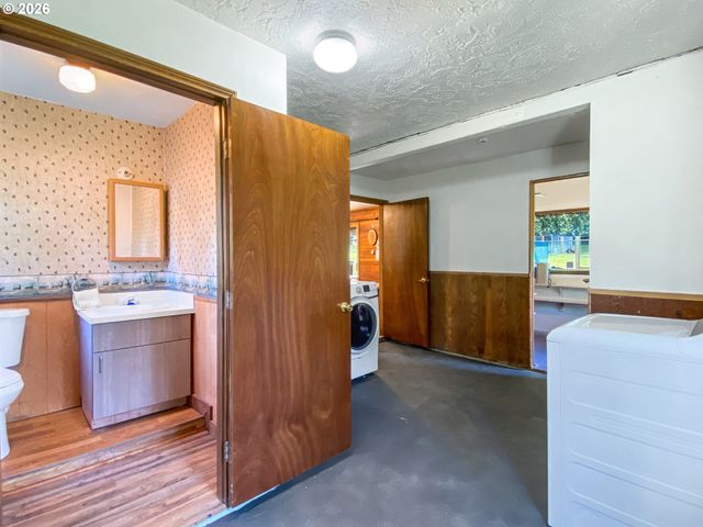 33318 Se FUNNY FARM Rd, Estacada, OR 97023