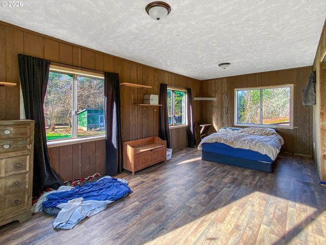 33318 Se FUNNY FARM Rd, Estacada, OR 97023