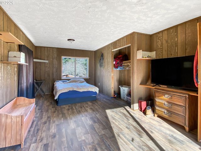 33318 Se FUNNY FARM Rd, Estacada, OR 97023