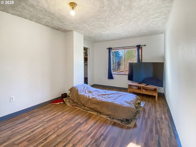 33318 Se FUNNY FARM Rd, Estacada, OR 97023