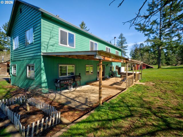 33318 Se FUNNY FARM Rd, Estacada, OR 97023