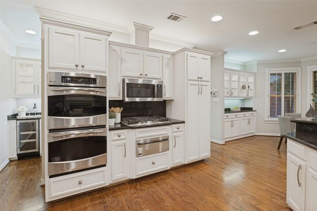 6617 Pine Valley Place, Fort Worth, TX 76132