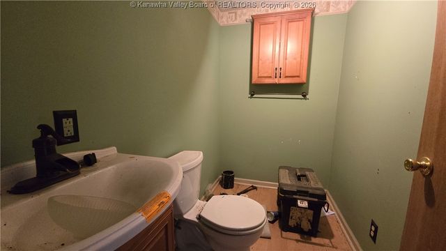 124 Brooke Hill Drive, Charleston, WV 25311