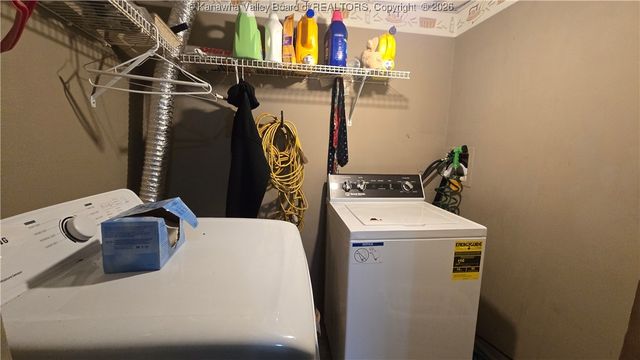 124 Brooke Hill Drive, Charleston, WV 25311