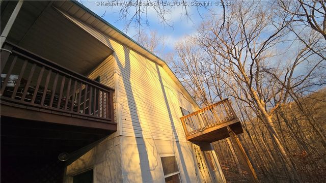124 Brooke Hill Drive, Charleston, WV 25311
