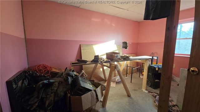 124 Brooke Hill Drive, Charleston, WV 25311