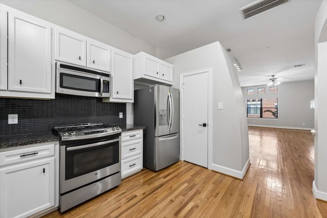 2710 Hullsmith Drive 1104, Houston, TX 77063